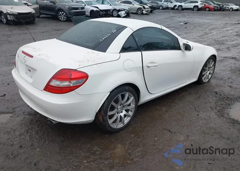 2005 Mercedes-Benz Slk 350 z USA, uszkodzony, nr VIN WDBWK56F15F034206